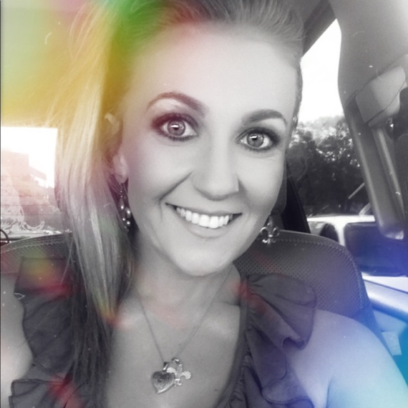 Meet your Posher, Kasey - Picture 1 of 1